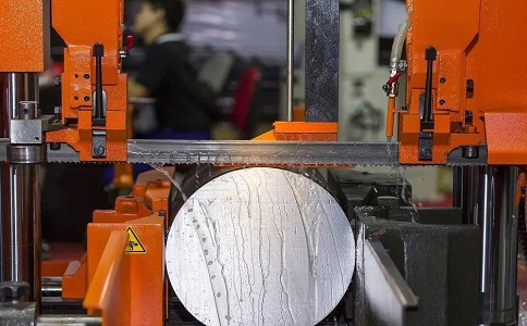 五通桥立式金属带锯床切削出现跑带故障解决方法！